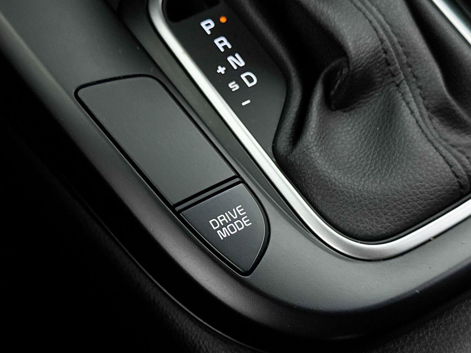 Used 2025 Kia Soul LX w/ LX Technology Package FWD image 8
