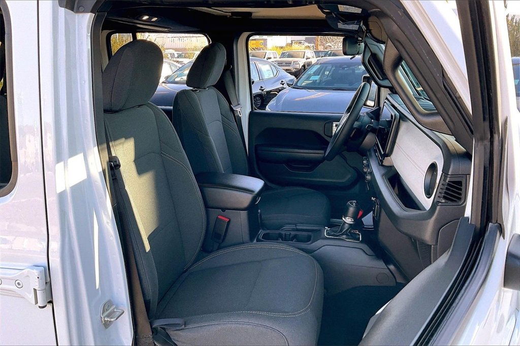 Used 2024 Jeep Wrangler Sport S image 7