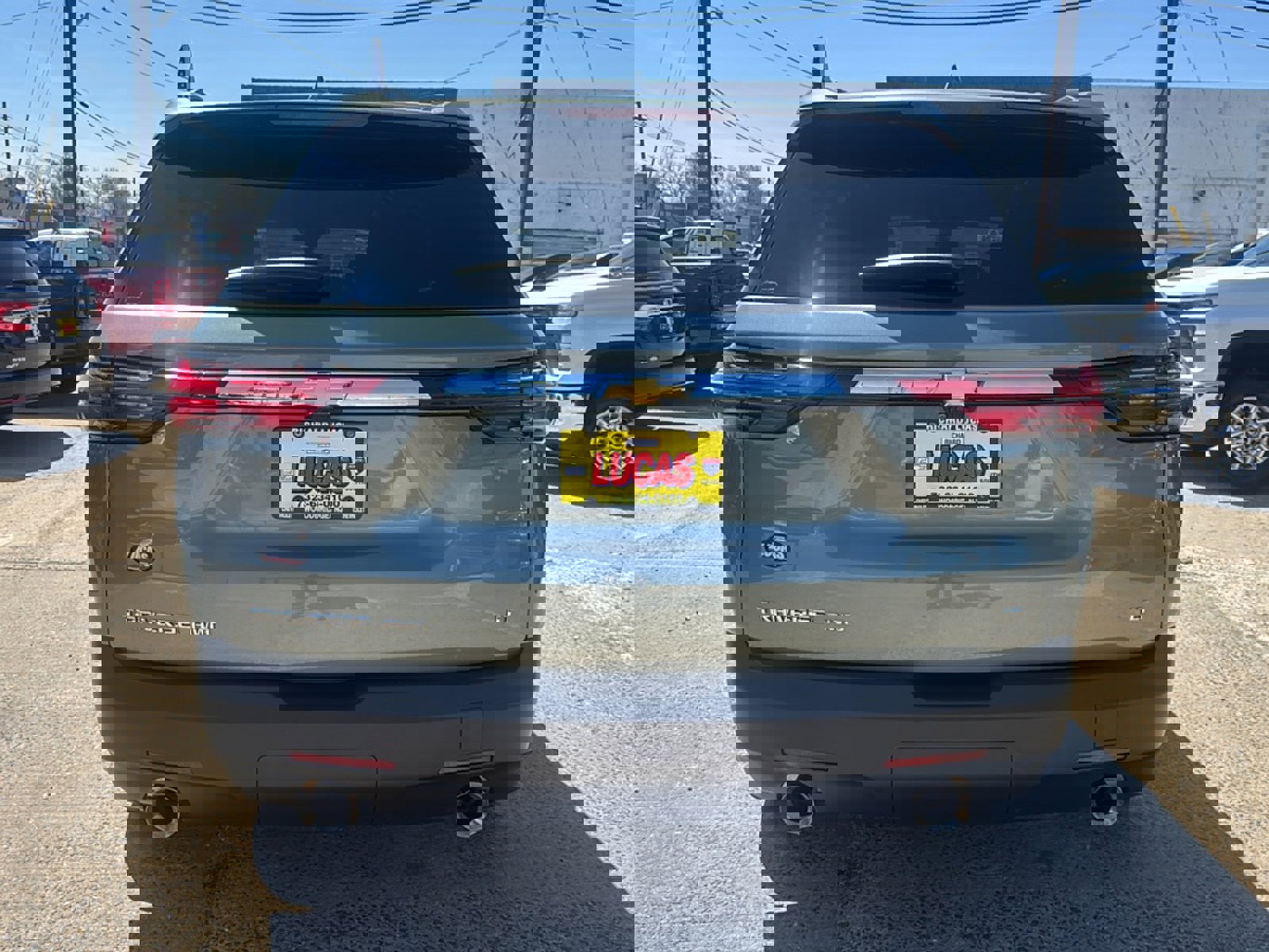 Used 2023 Chevrolet Traverse LT w/ Rear Camera Mirror Package image 6