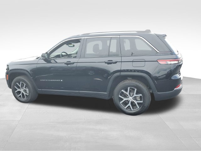 Used 2023 Jeep Grand Cherokee Limited w/ Luxury Tech Group II AWD/4WD image 7