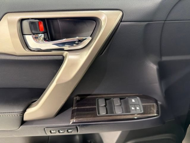 Used 2021 Lexus GX 460 Premium w/ Premium Package AWD/4WD image 11