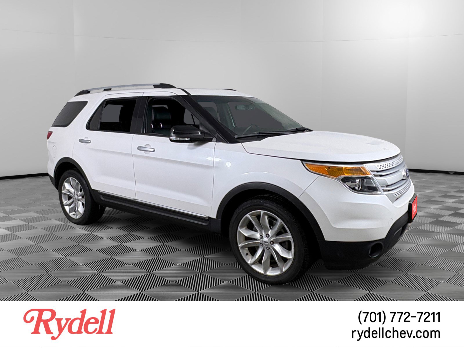 Used 2015 Ford Explorer XLT w/ Equipment Group 202A image 7