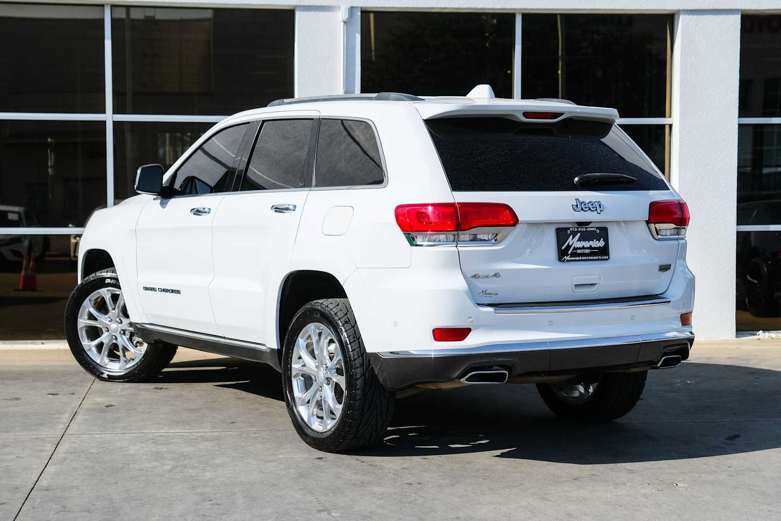 Used 2021 Jeep Grand Cherokee Summit AWD/4WD image 15