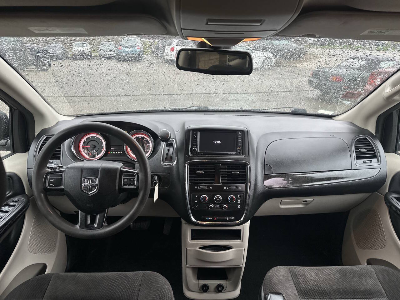 Used 2019 Dodge Grand Caravan SE FWD image 28