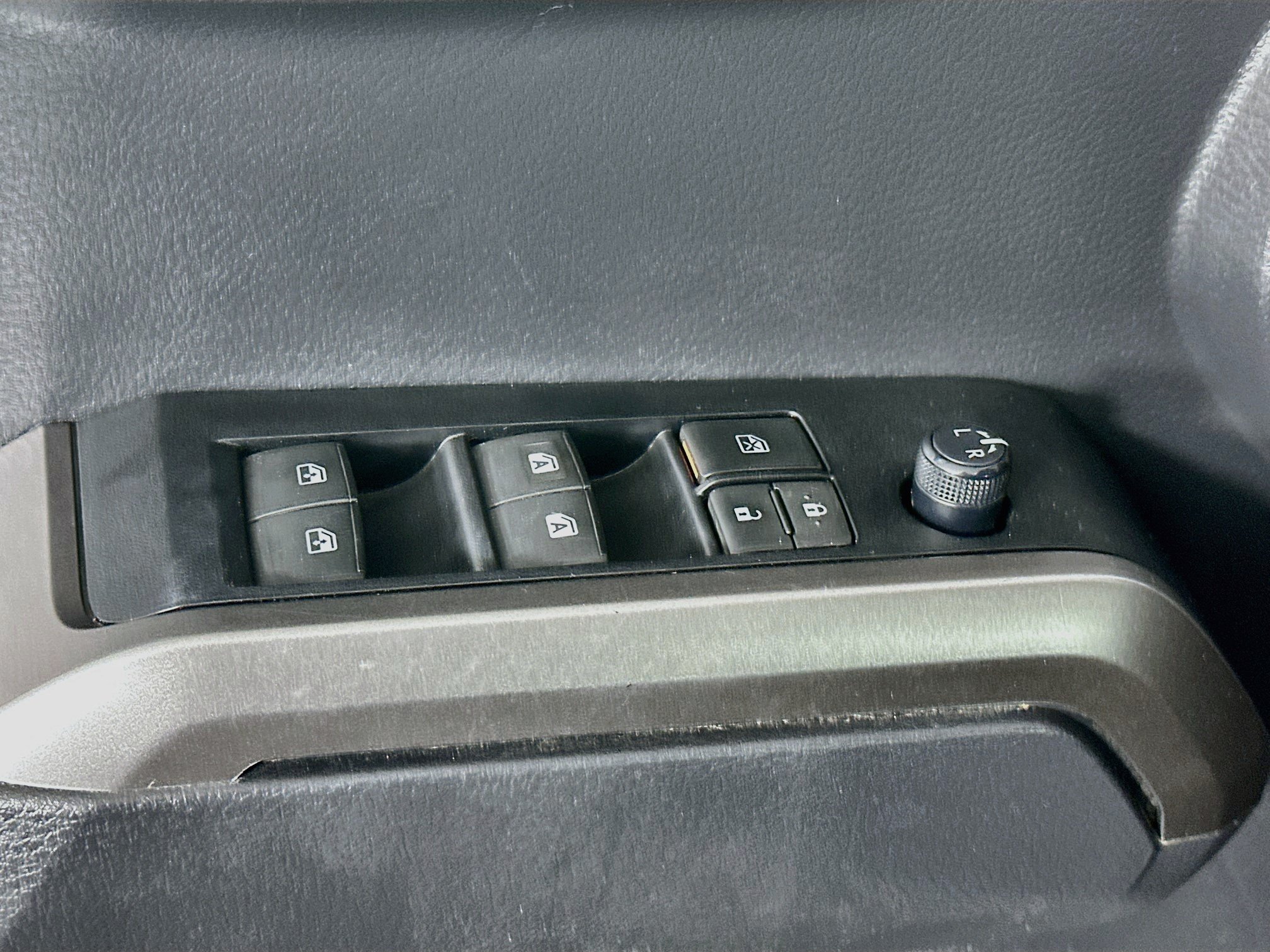 Used 2022 Toyota Tacoma Limited AWD/4WD image 15