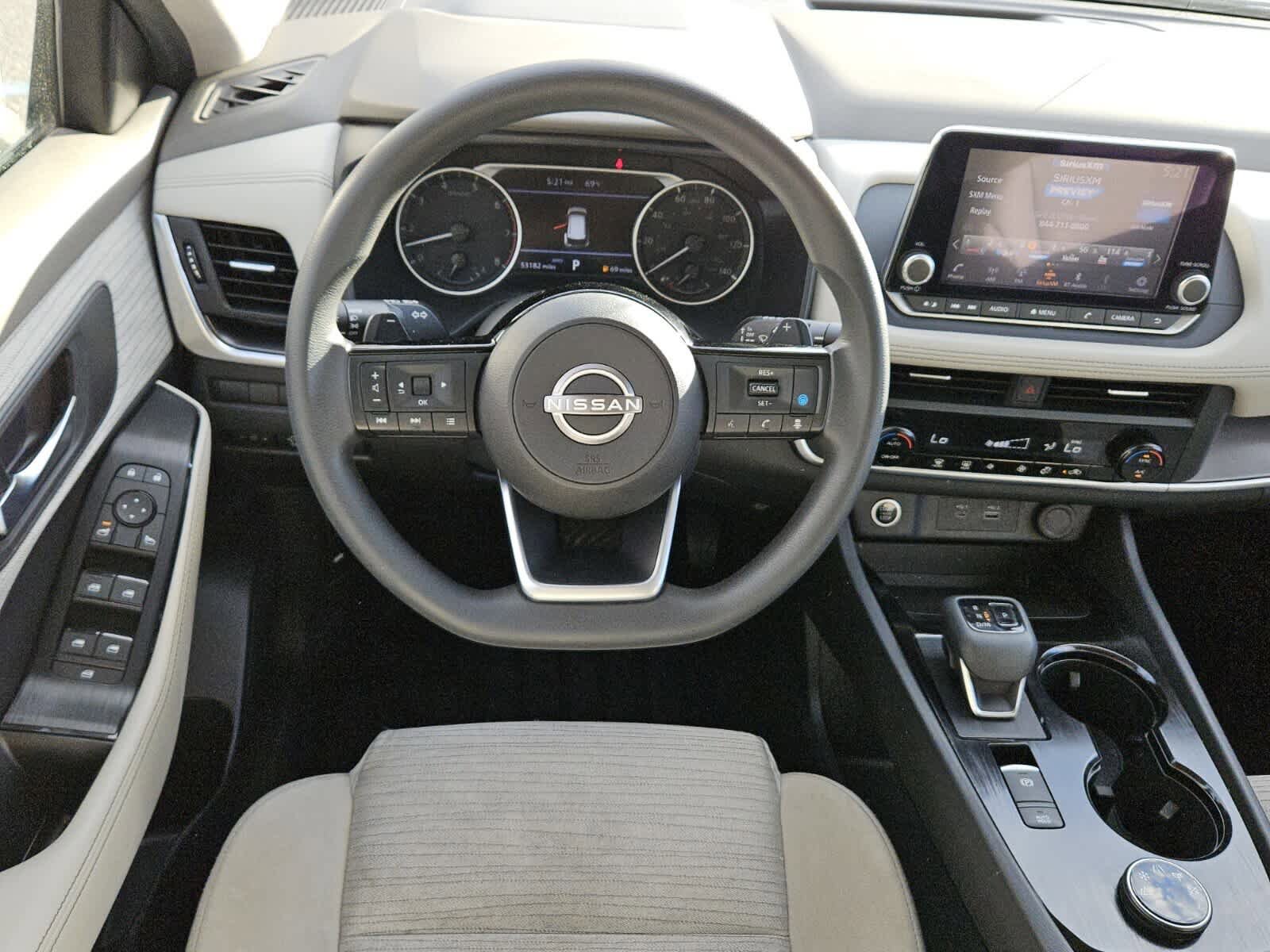 Used 2023 Nissan Rogue SV image 5
