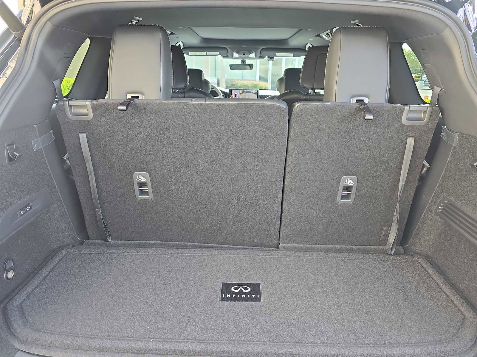 New 2026 INFINITI QX60 Autograph w/ Dark Cargo Package image 12