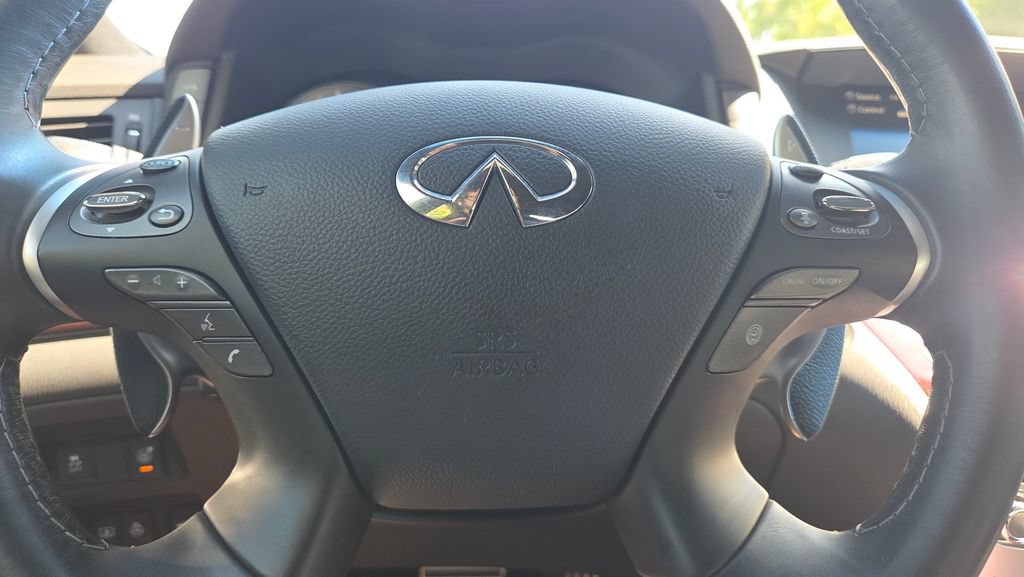 Used 2019 INFINITI Q70 Luxe w/ Sport Package AWD/4WD image 19
