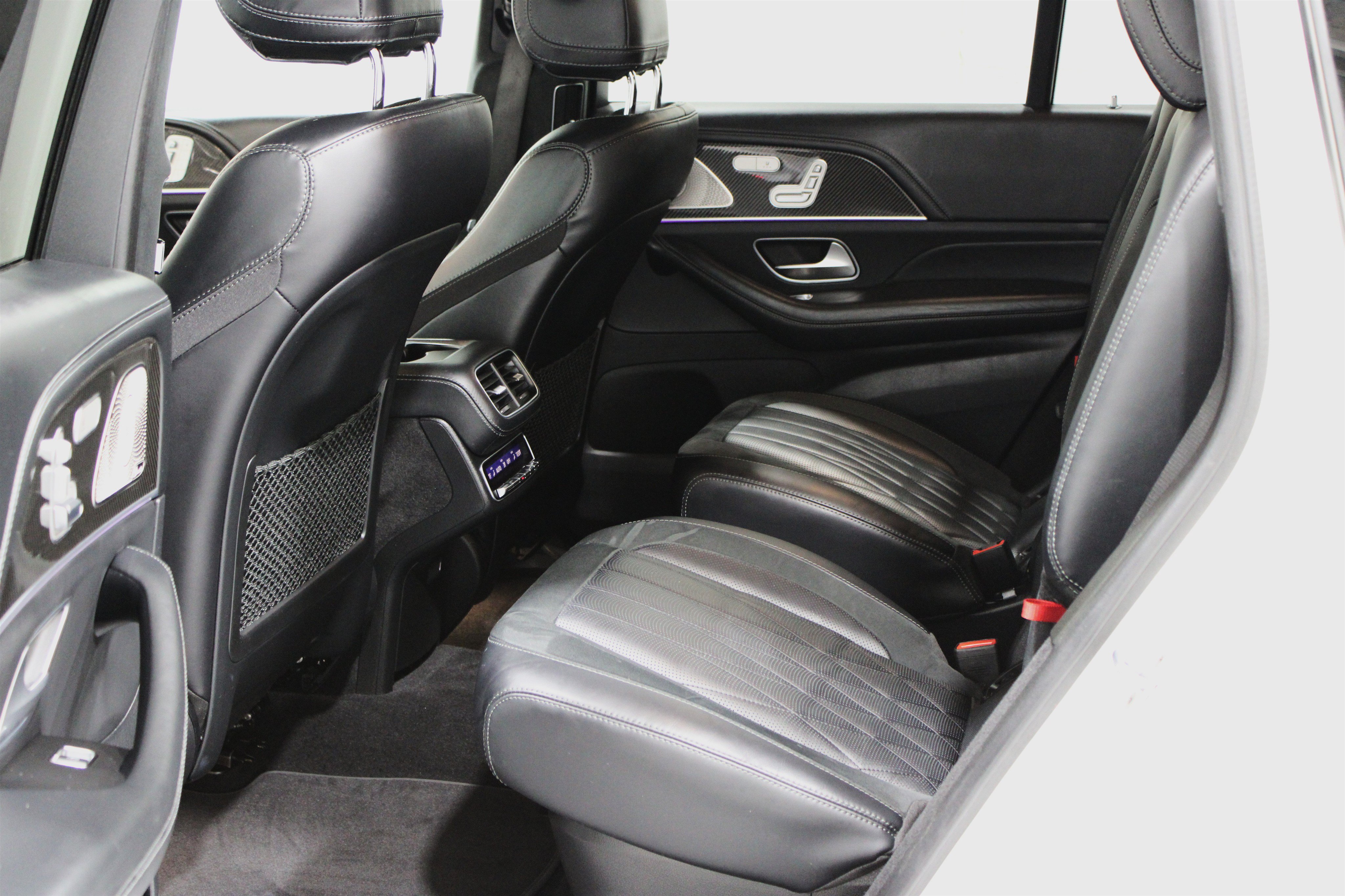Used 2023 Mercedes-Benz GLS 63 AMG 4MATIC w/ Warmth & Comfort Package image 37