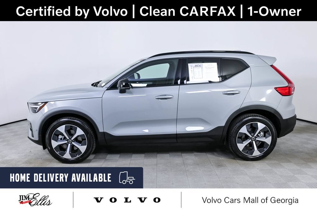 Certified 2026 Volvo XC40 B5 Plus AWD/4WD image 2