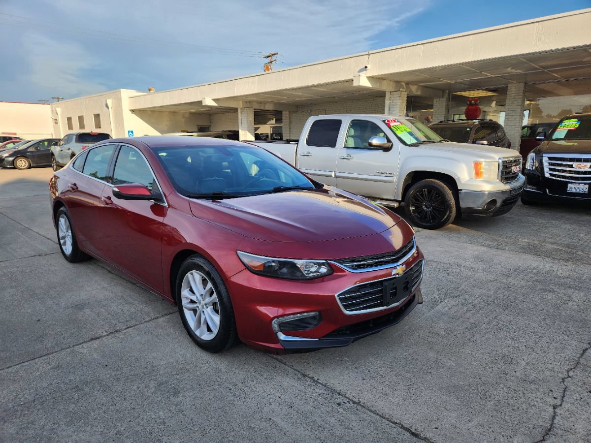 Used 2016 Chevrolet Malibu LT w/ Leather Package FWD image 6