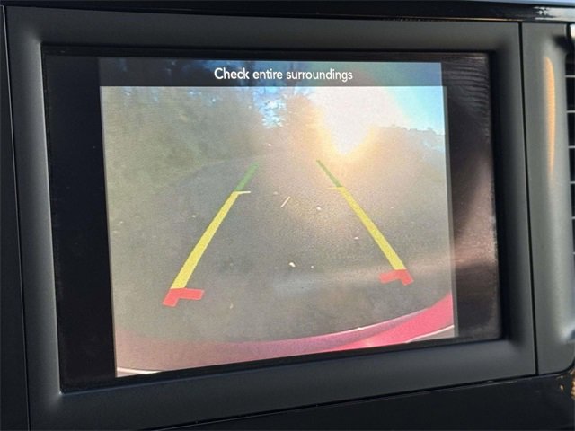 Used 2021 Chrysler Voyager Lxi image 14