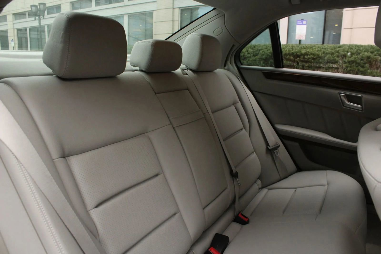 Used 2012 Mercedes-Benz E 350 4MATIC Sedan image 28