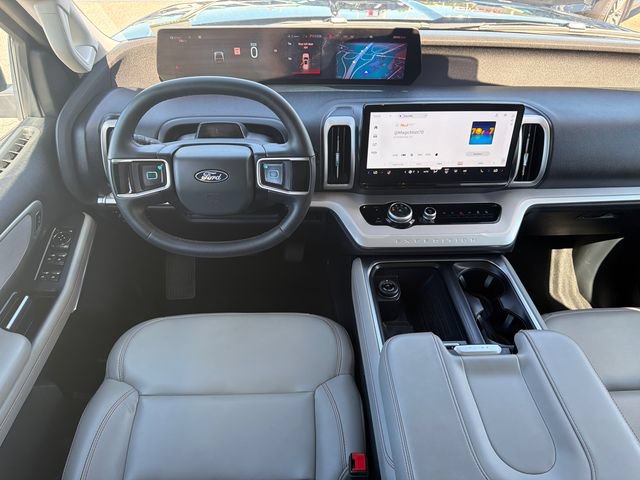 Used 2025 Ford Expedition Active AWD/4WD image 25