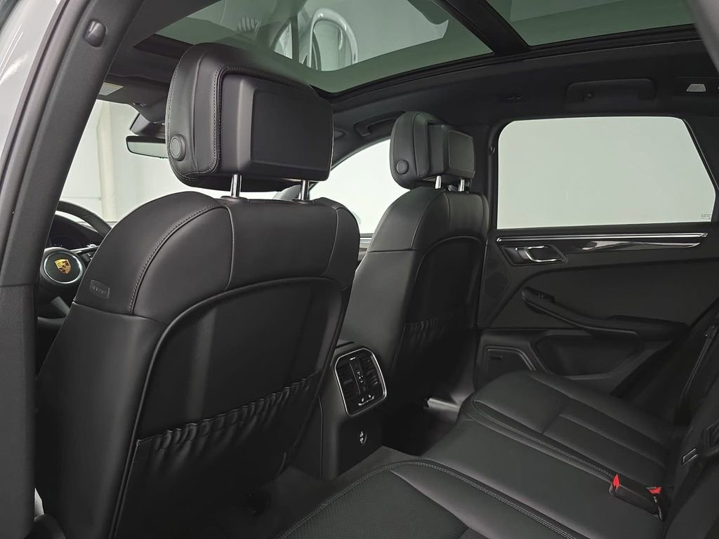New 2026 Porsche Macan AWD/4WD image 28