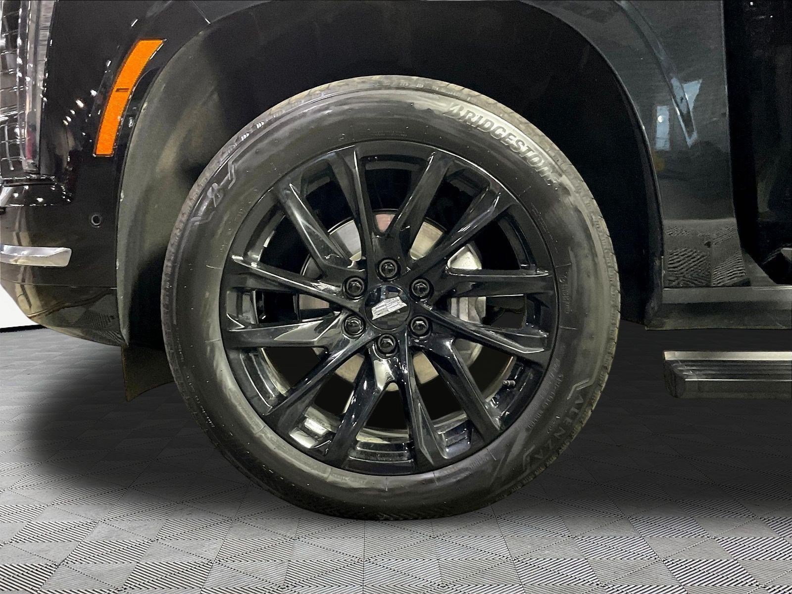 Used 2025 Cadillac Escalade Premium Luxury w/ LPO, Floor Liner Package AWD/4WD image 34