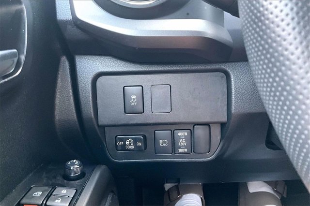 Used 2022 Toyota Tacoma TRD Off-Road image 33