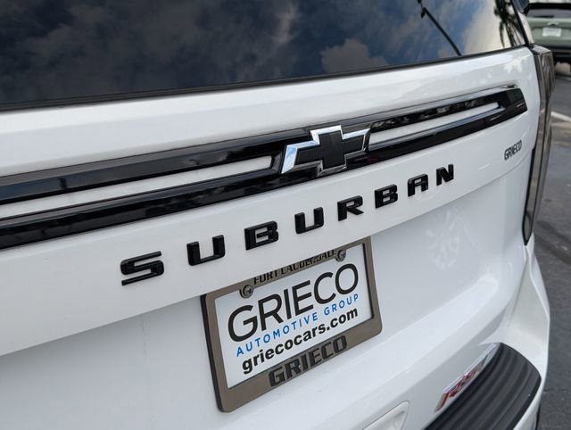 Used 2023 Chevrolet Suburban RST w/ Luxury Package image 15
