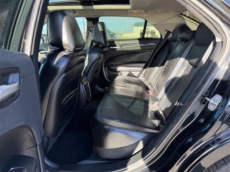 Used 2017 Chrysler 300 C image 14