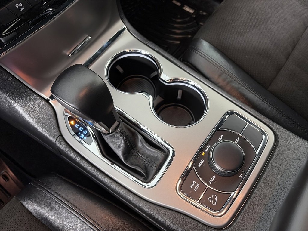 Used 2022 Jeep Grand Cherokee Laredo X image 23