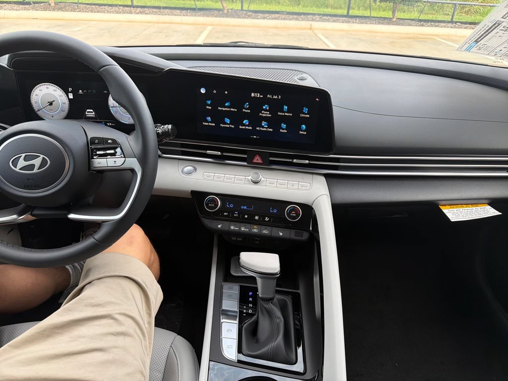 New 2026 Hyundai Elantra Limited FWD image 23
