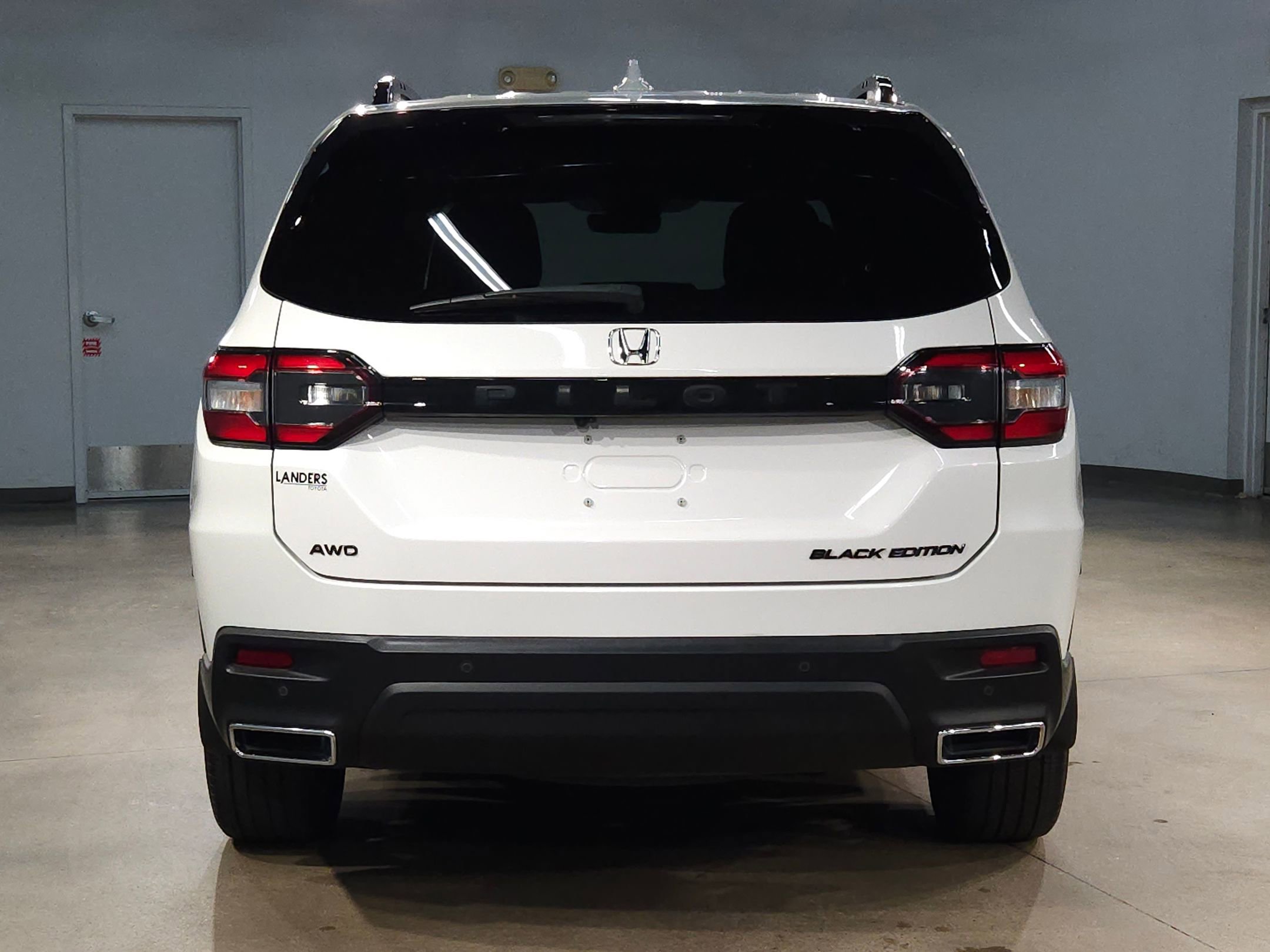 Used 2025 Honda Pilot Black Edition image 6