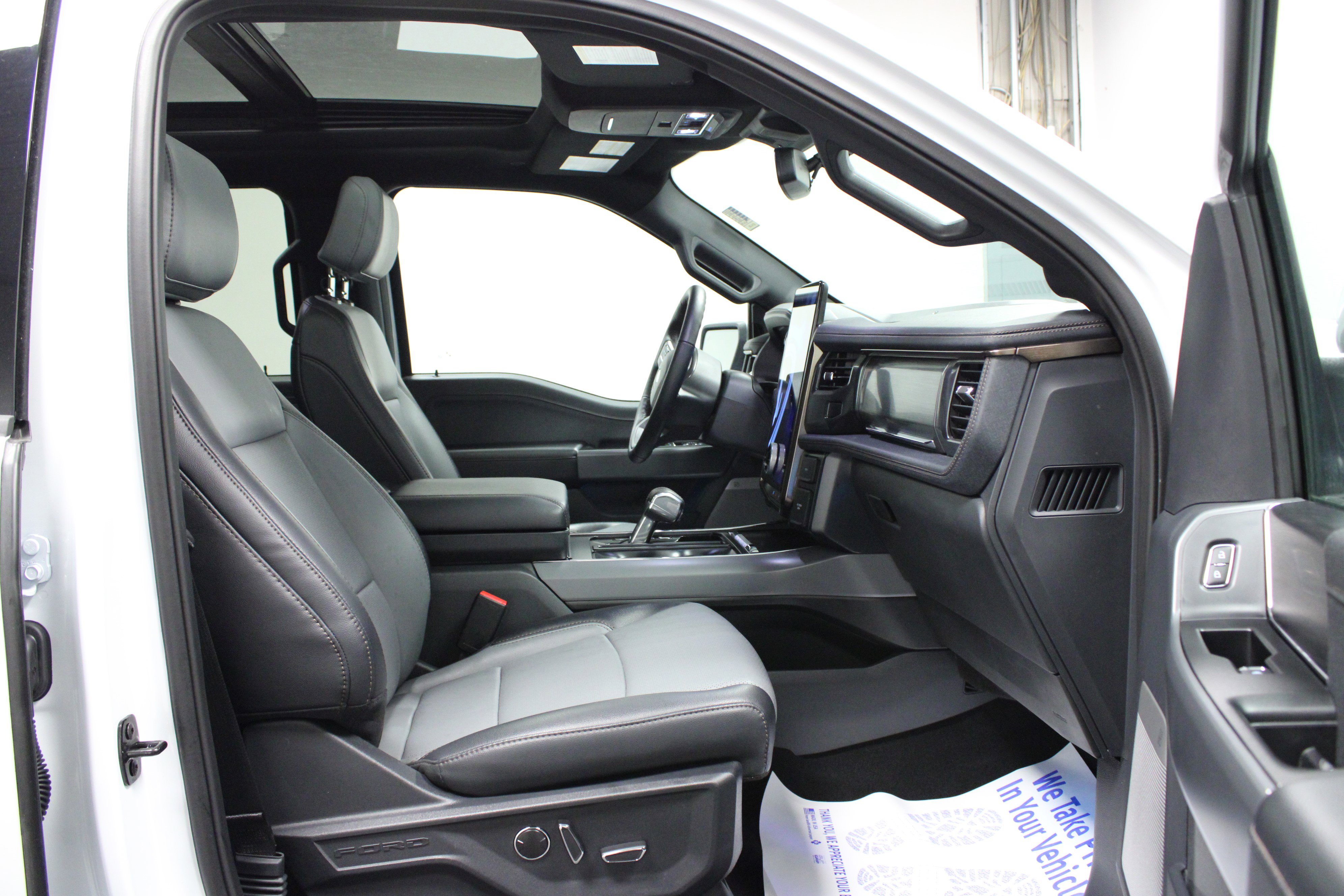 Used 2024 Ford F150 Lightning Lariat image 16