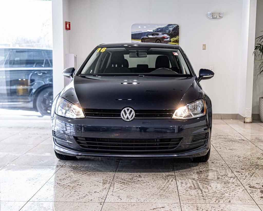Used 2016 Volkswagen Golf S image 3