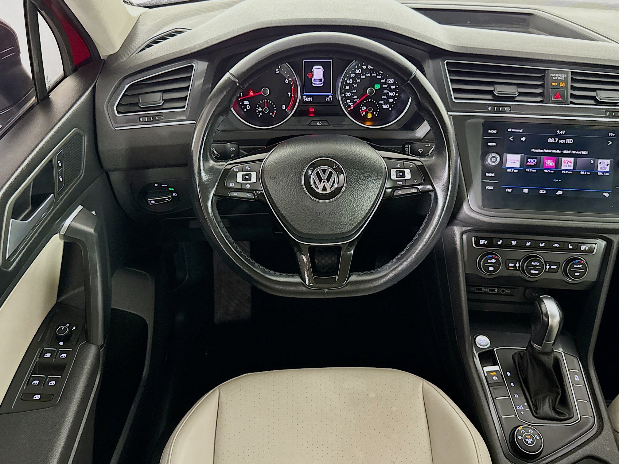 Used 2019 Volkswagen Tiguan SE AWD/4WD image 15
