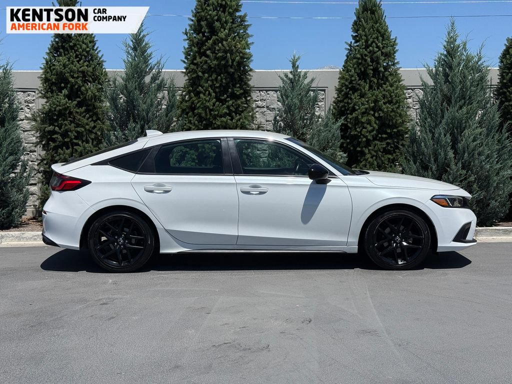 Used 2023 Honda Civic Sport image 9