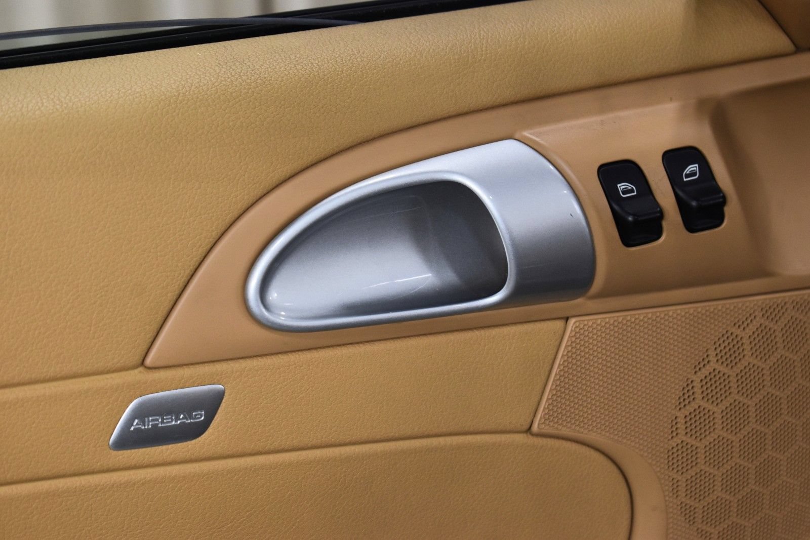 Used 2010 Porsche Boxster RWD image 24