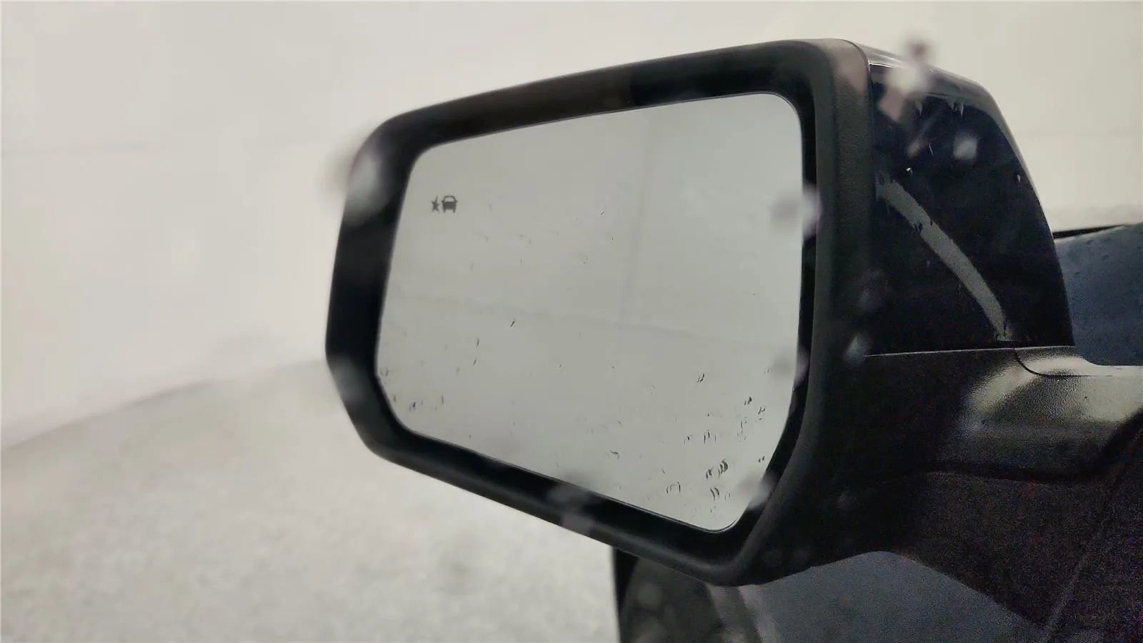 Used 2023 Chevrolet Traverse LT image 24