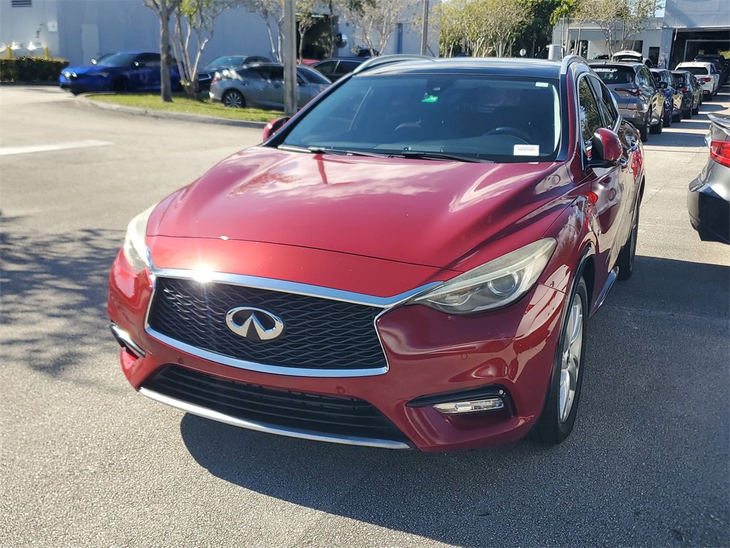 Used 2018 INFINITI QX30 Premium w/ Navigation Package image 3