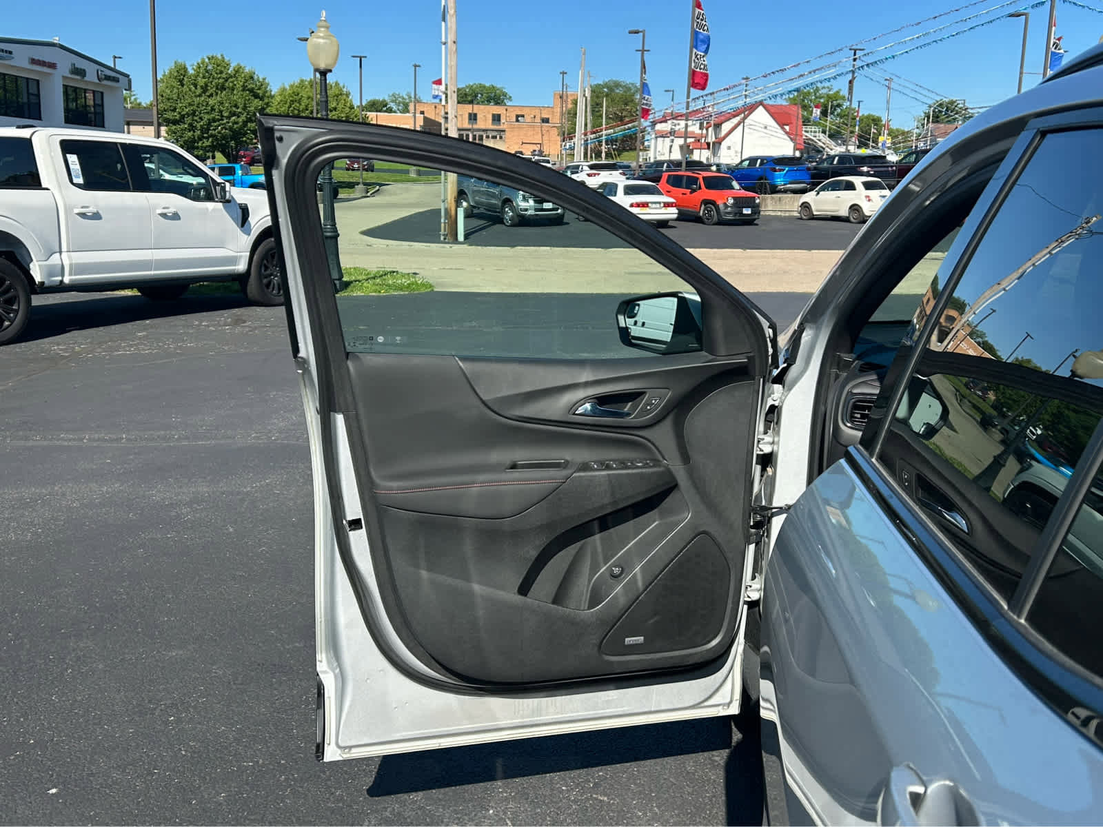 Used 2022 Chevrolet Equinox RS w/ RS Leather Package FWD image 19