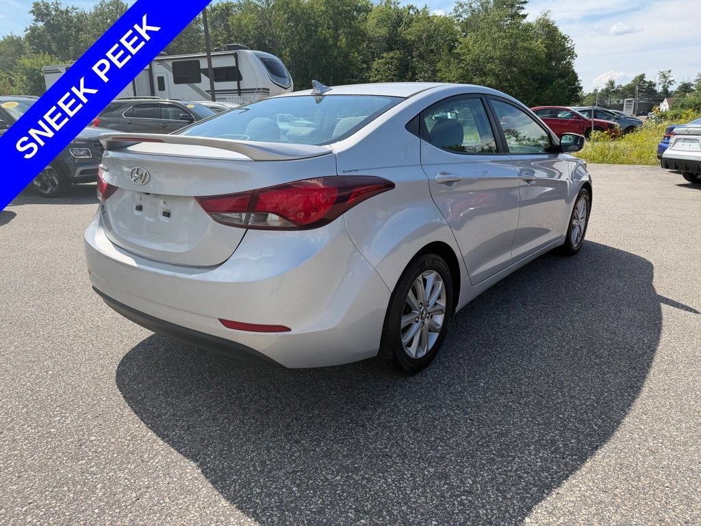Used 2015 Hyundai Elantra SE w/ Option Group 02 FWD image 5