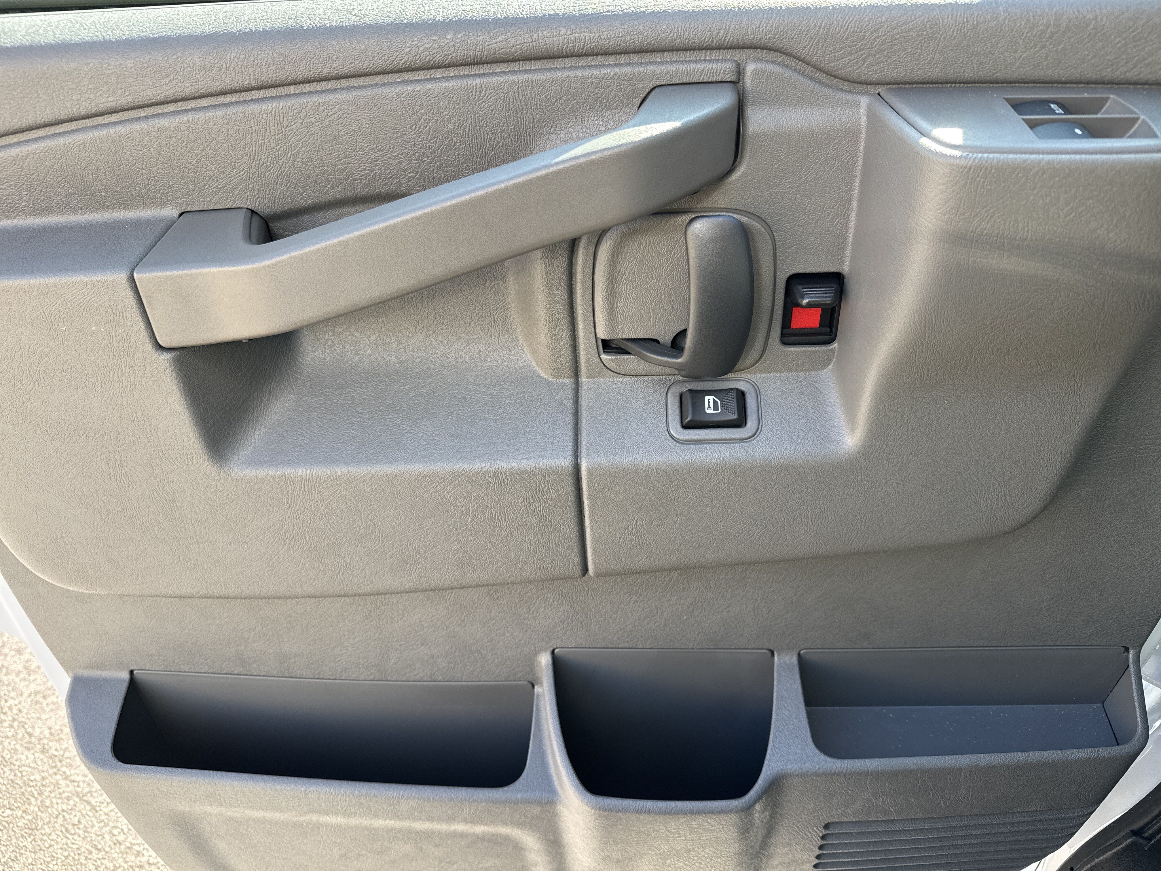 New 2026 GMC Savana 3500 w/ Power Convenience Package RWD image 14