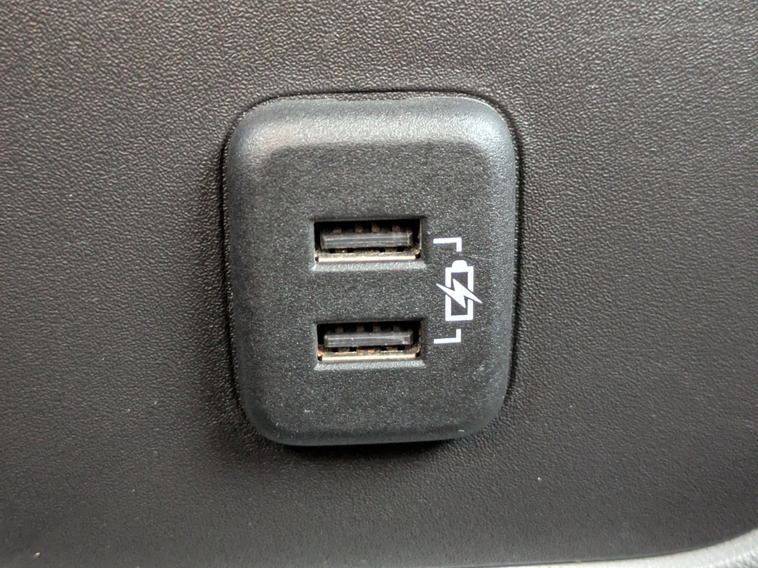 Used 2023 GMC Terrain SLT image 16