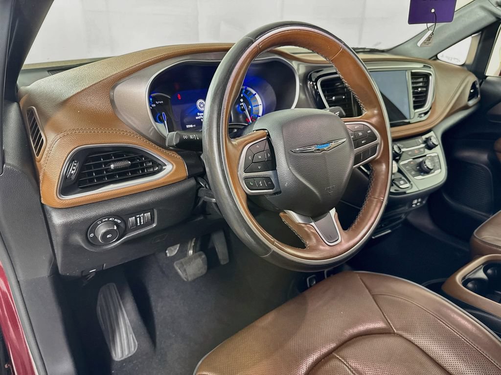 Used 2020 Chrysler Pacifica Limited FWD image 9
