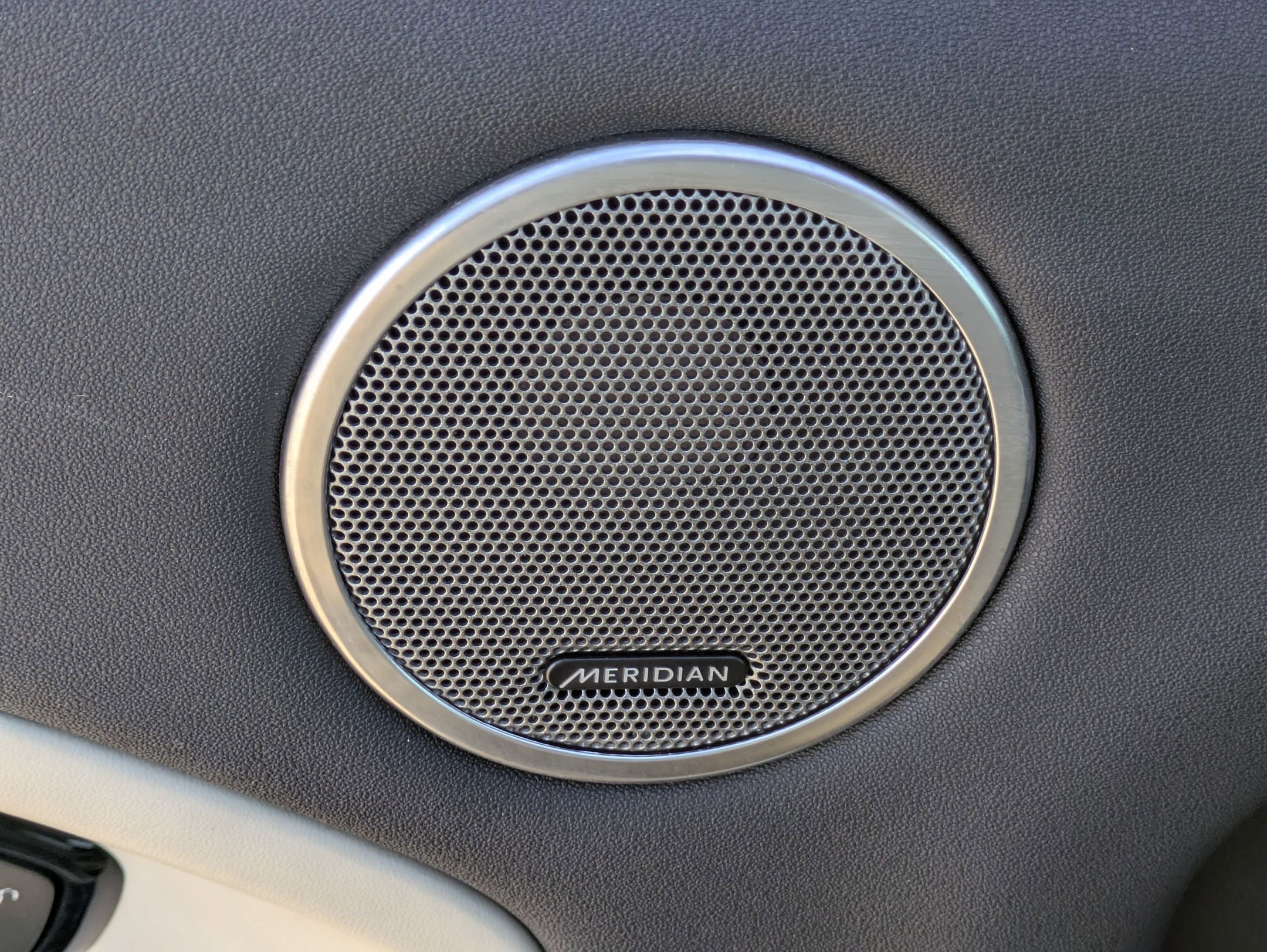 Used 2019 Land Rover Range Rover Evoque HSE image 22