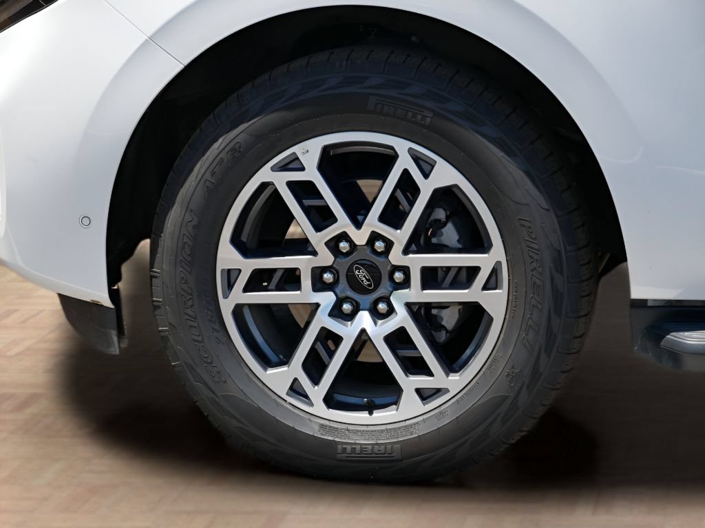 Used 2025 Ford Expedition Active AWD/4WD image 9