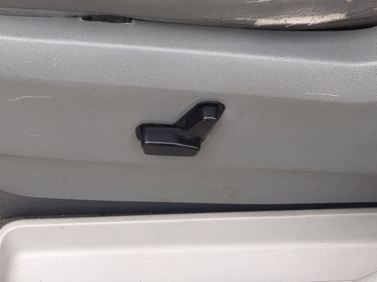 Used 2008 Chrysler Town & Country Touring image 17