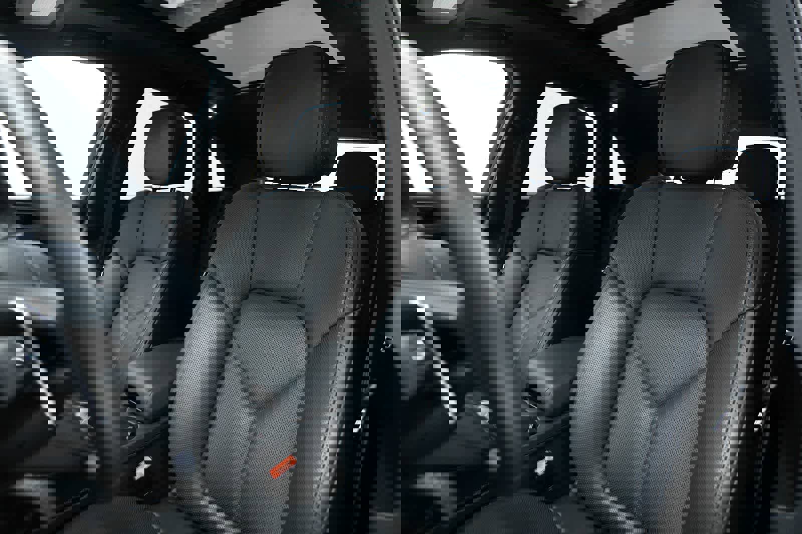 Certified 2026 Porsche Macan AWD/4WD image 5