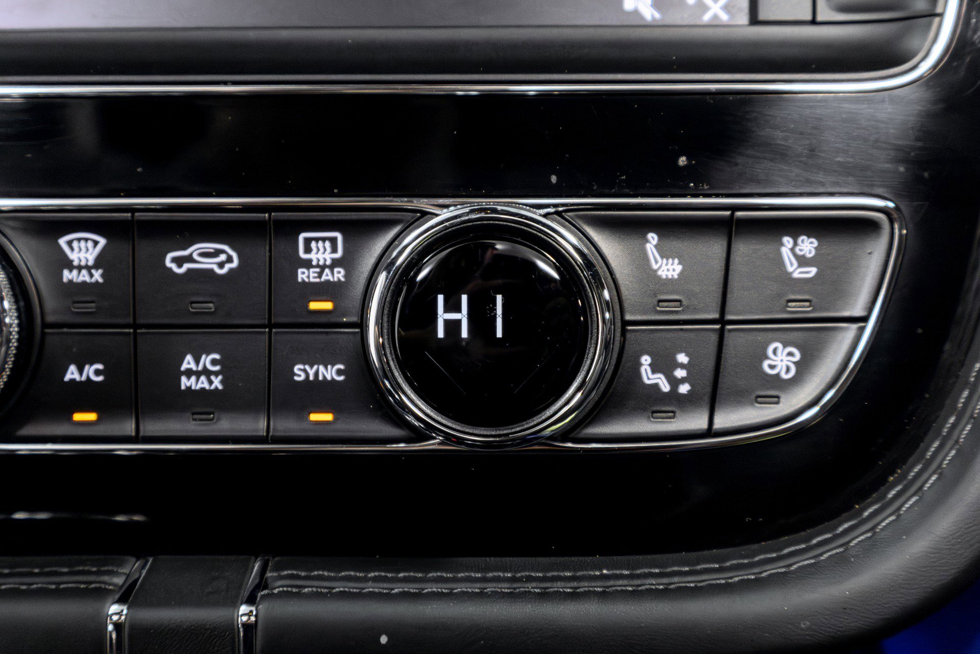 Used 2020 Bentley Bentayga Design Series image 64