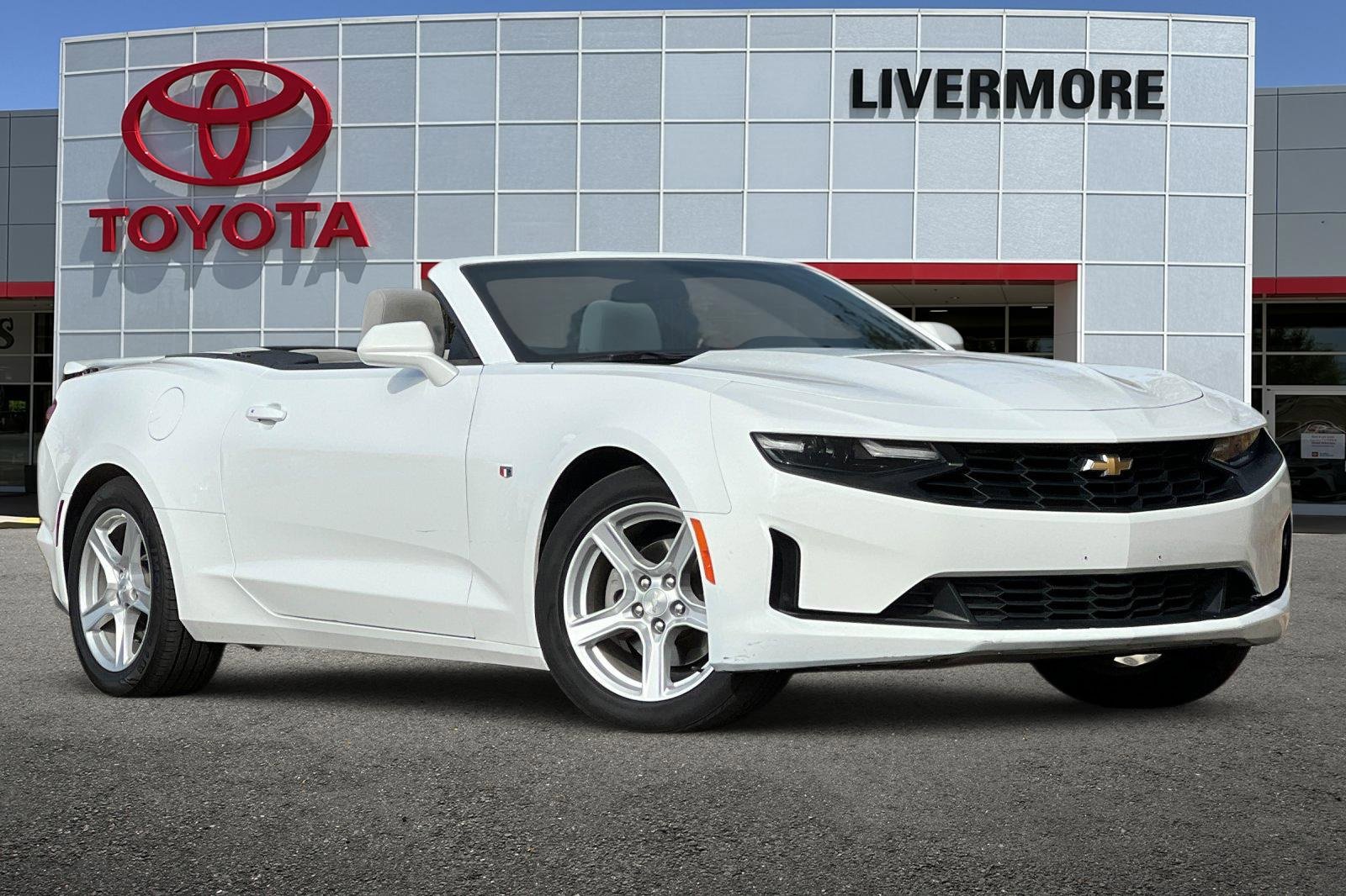 Used 2023 Chevrolet Camaro LT image 2