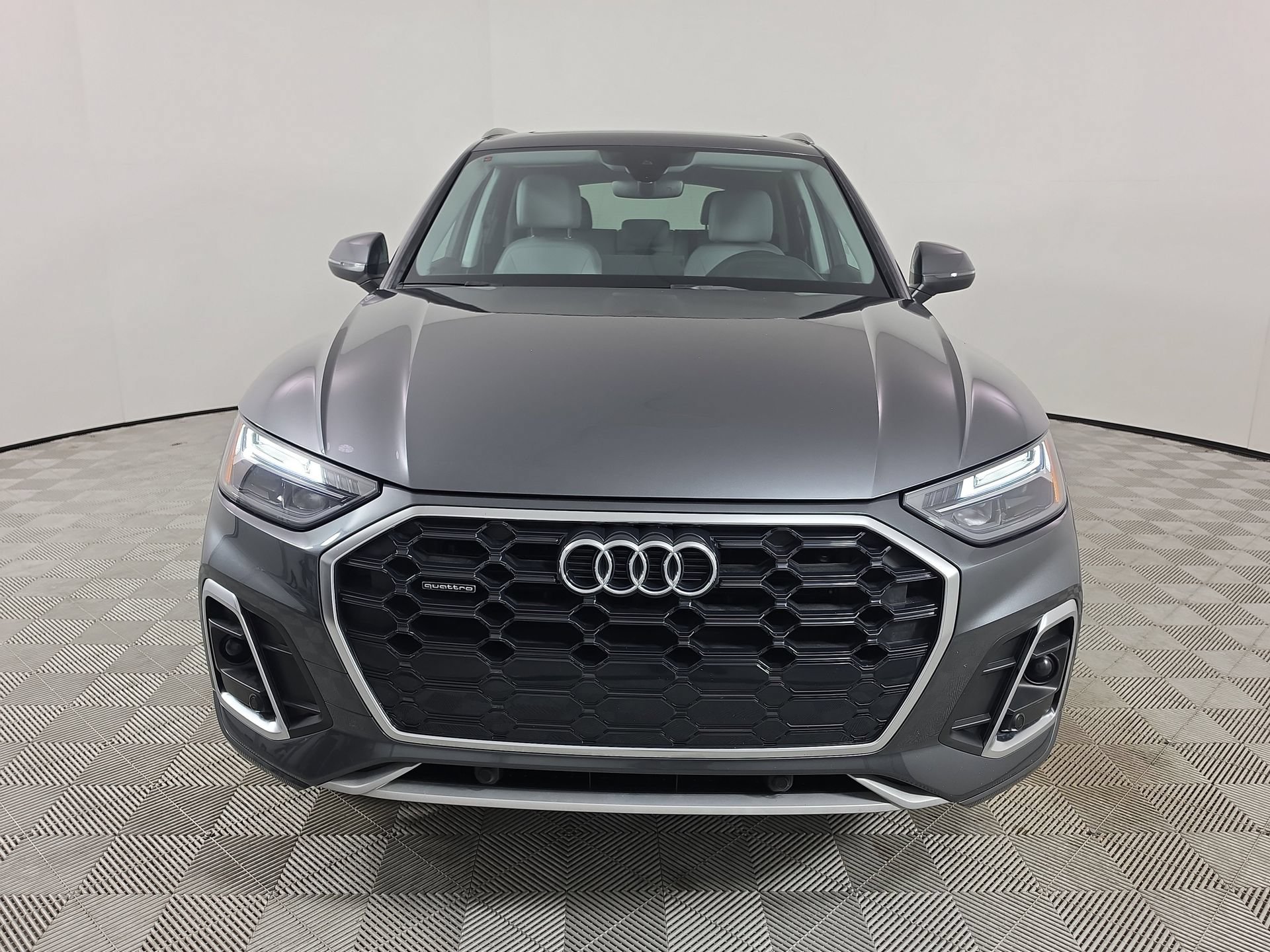 Certified 2023 Audi Q5 2.0T Premium w/ Convenience Package AWD/4WD image 2