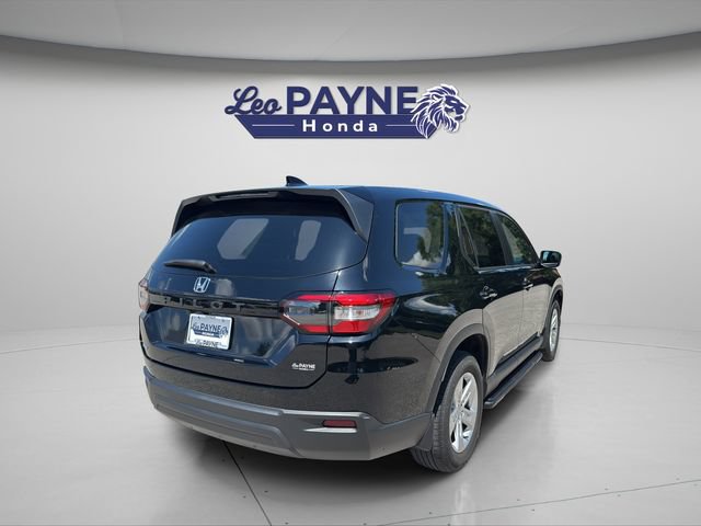 Used 2023 Honda Pilot LX image 4
