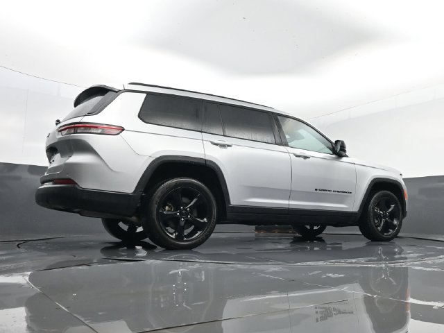 Used 2023 Jeep Grand Cherokee L Laredo AWD/4WD image 26