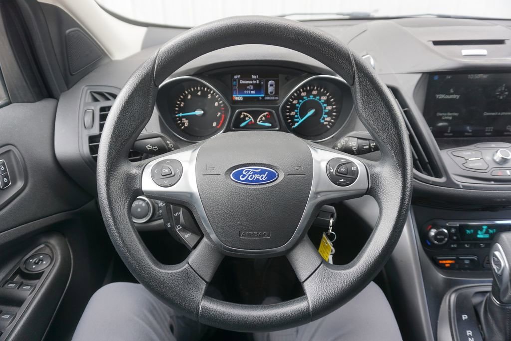 Used 2016 Ford Escape SE w/ Equipment Group 201A image 3