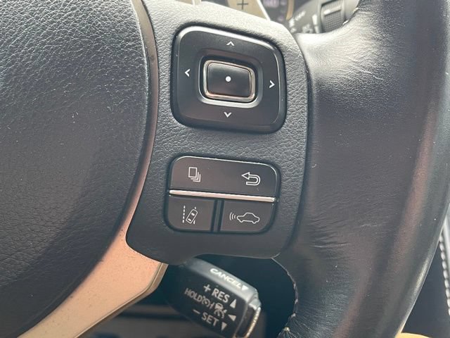 Used 2018 Lexus IS 300 AWD image 6