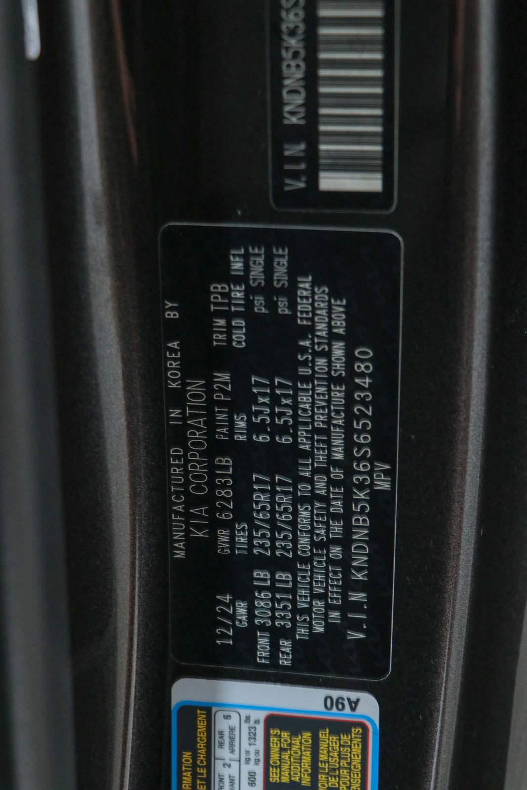 Used 2025 Kia Carnival FWD image 34